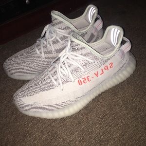 YEEZY 350 BOOST